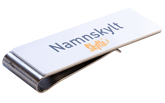 Namnskyltar, namnbrickor, namnplaketter som du designar direkt online.